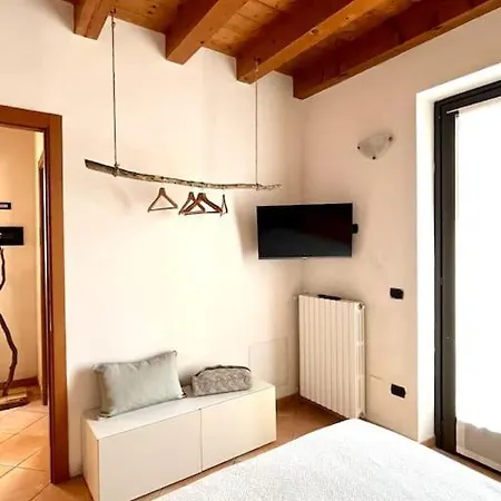La Casa Di Nina - Appartamento 1 Valeggio sul Mincio Exterior photo